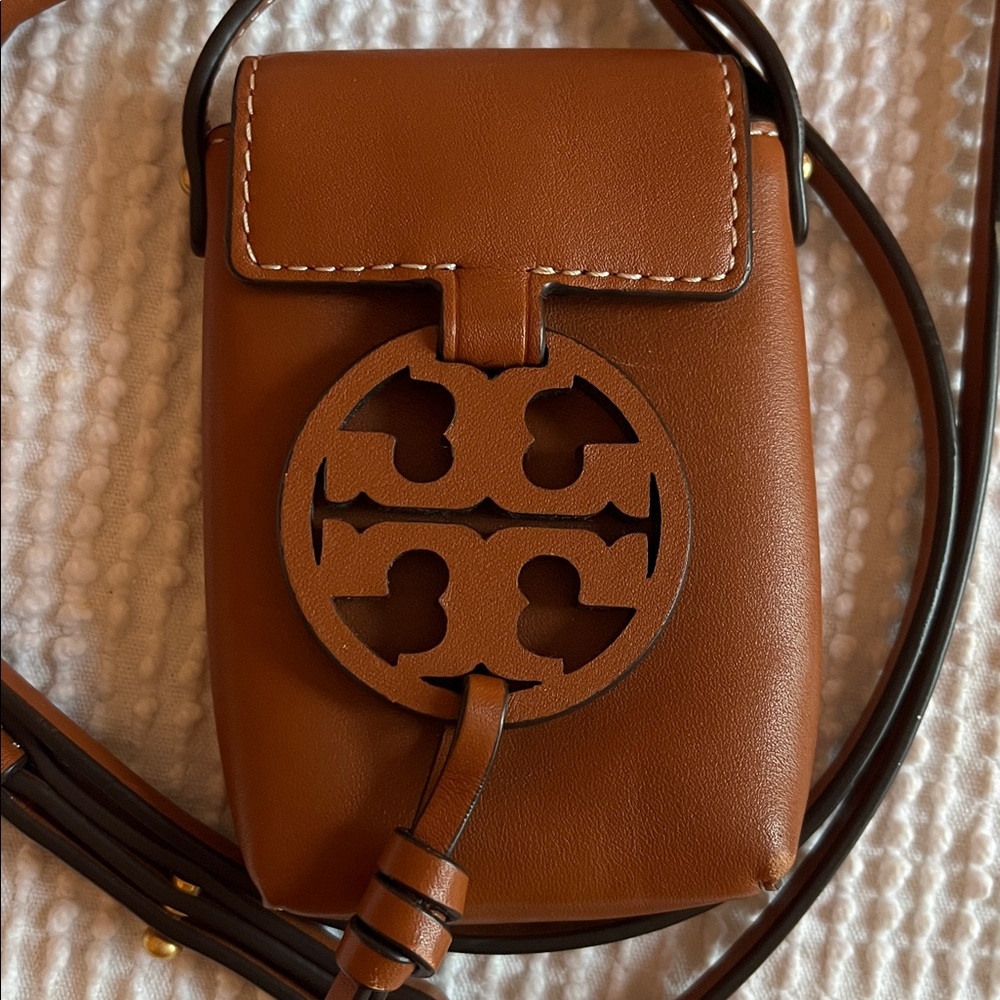 Authentic Tory Burch Miller Nano Leather Crossbody - Picture 3 of 17